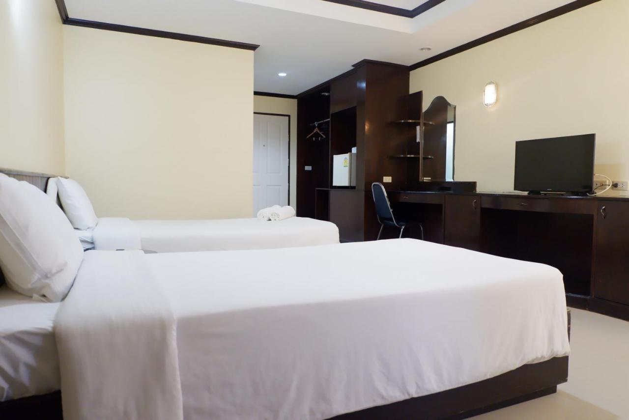 Auychai Grand Hotel Lang Suan Extérieur photo