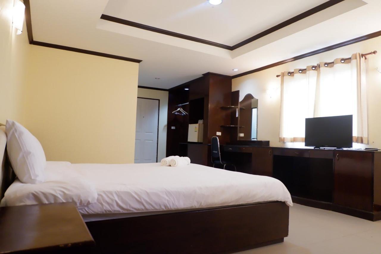 Auychai Grand Hotel Lang Suan Extérieur photo