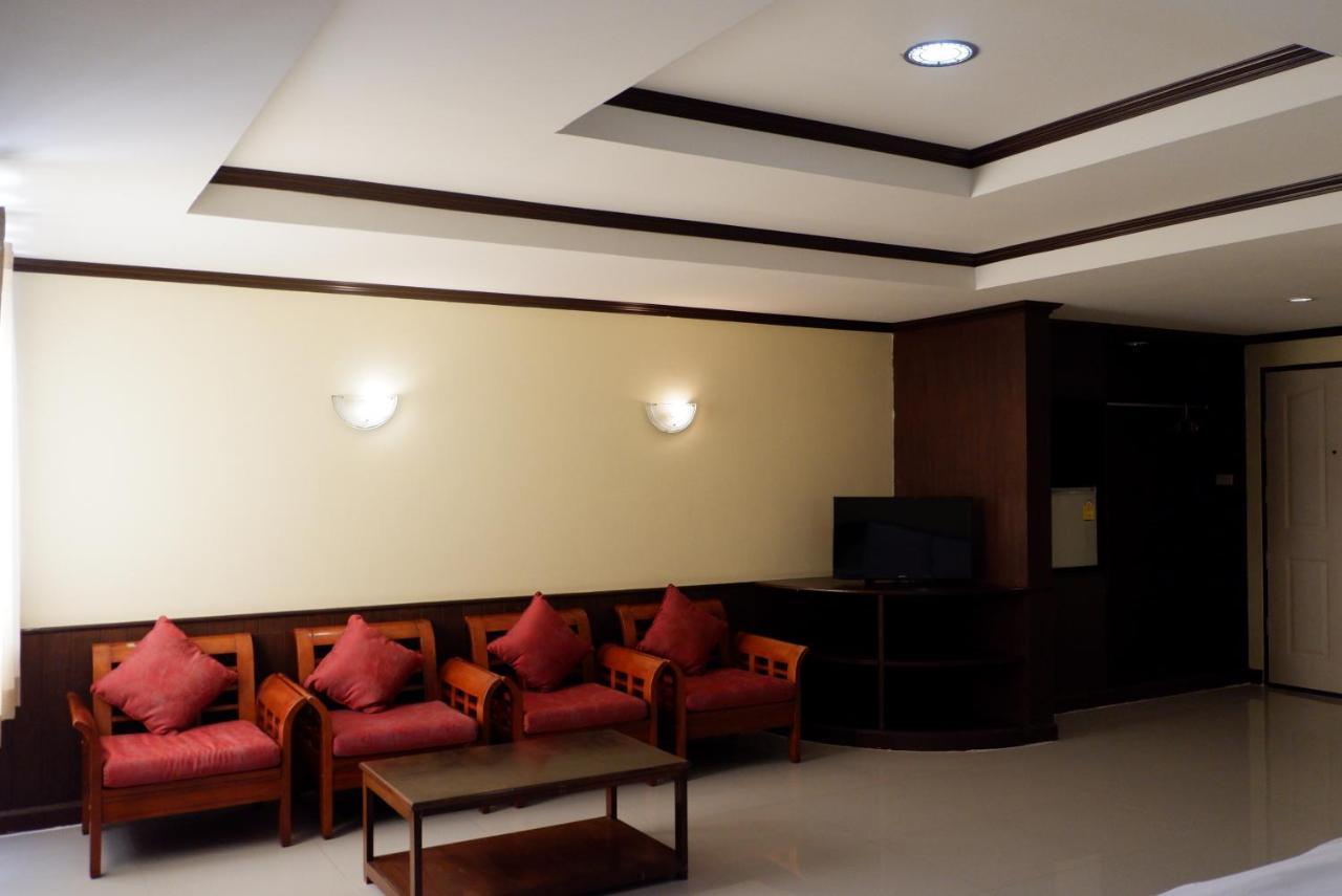 Auychai Grand Hotel Lang Suan Extérieur photo